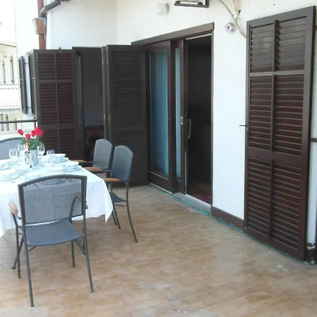 Apartamento Mit Grosser Terrasse By Interhome *