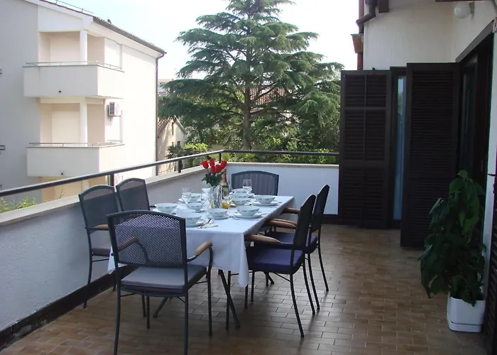 Apartamento Mit Grosser Terrasse By Interhome Pjescana Uvala