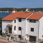 Apartment Mit Grosser Terrasse By Interhome Pjescana Uvala